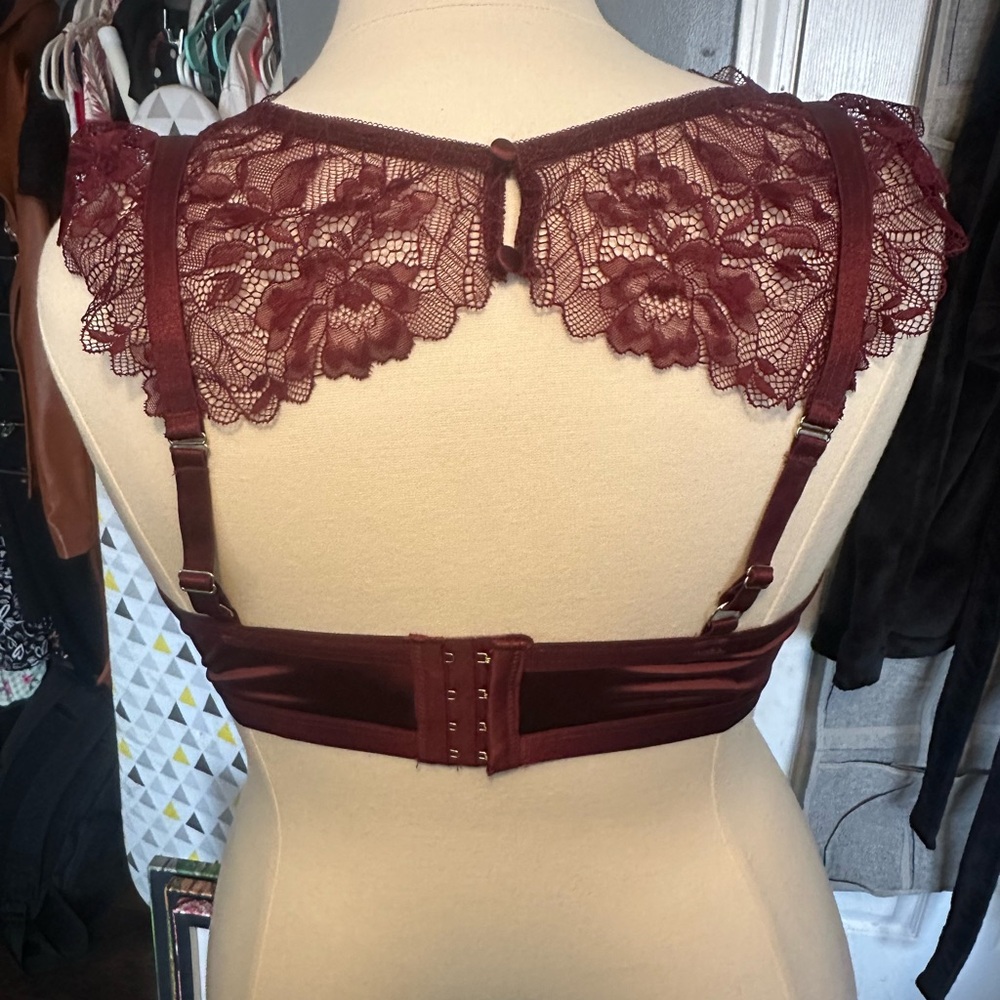 NWT Torrid Lace-Trimmed Burgundy Bra